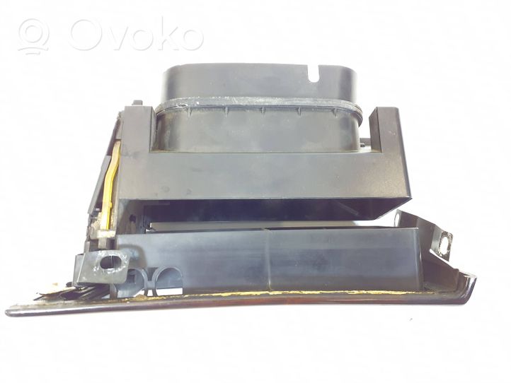 Audi V8 Copertura griglia di ventilazione laterale cruscotto 441820901