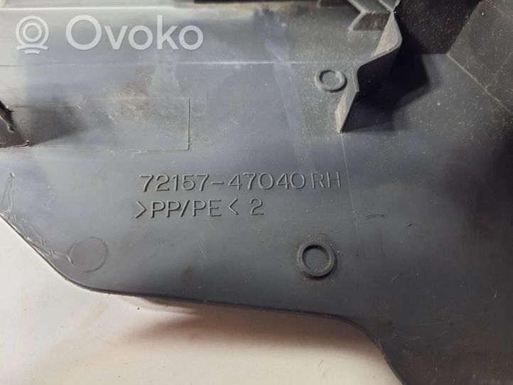 Toyota Prius (XW30) Osłona szyn przedniego fotela kierowcy 7215747040