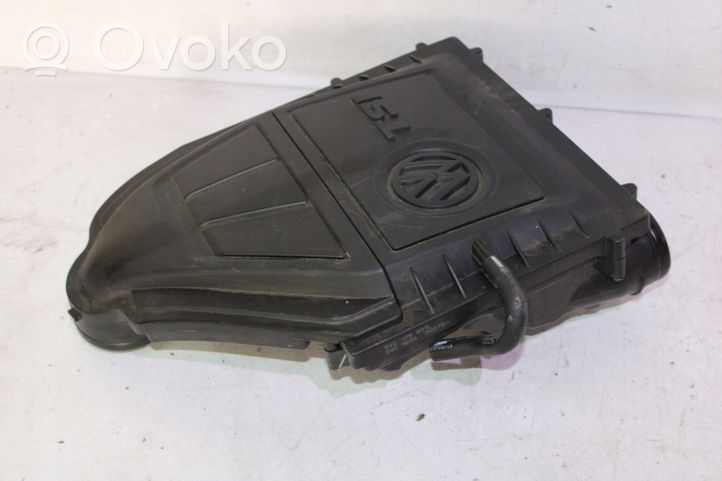 Volkswagen Polo VI AW Boîtier de filtre à air 04C129620A