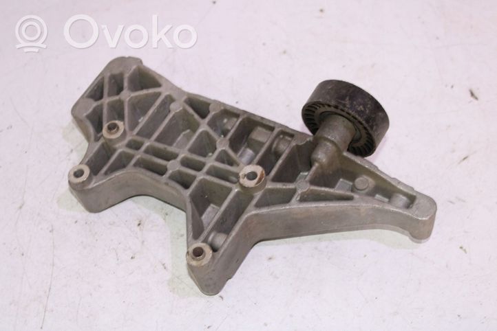 Fiat 500L Support de générateur / alternateur 55241072