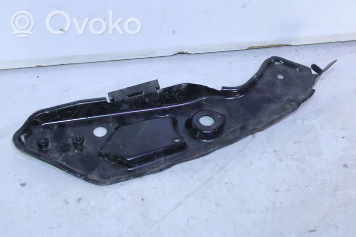 Seat Leon (5F) Jäähdyttimen kehyksen suojapaneelin kiinnike 5F0806929