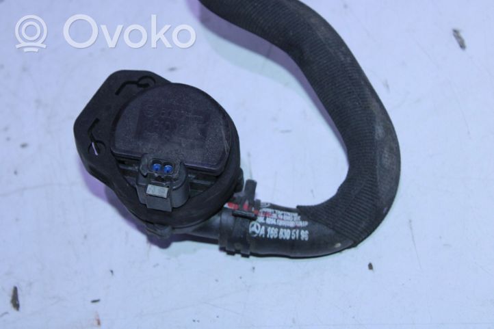 Mercedes-Benz GLE (W166 - C292) Pompe à eau de liquide de refroidissement A0525453826