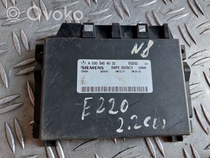 Mercedes-Benz E AMG W211 Module de contrôle de boîte de vitesses ECU A0305454032