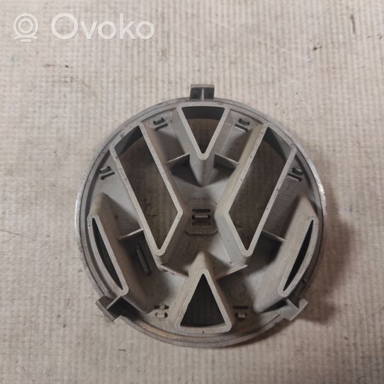 Volkswagen PASSAT B5 Valmistajan merkki/logo/tunnus 3B0853601