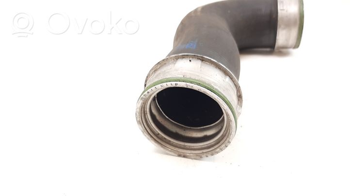 Volkswagen PASSAT B6 Tube d'admission de tuyau de refroidisseur intermédiaire 3C0145832D