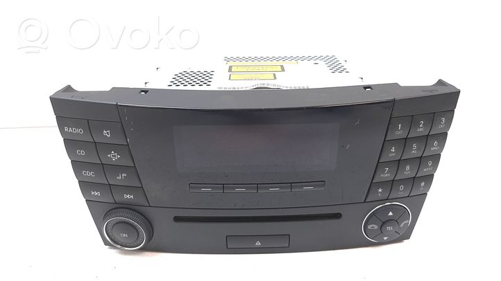Mercedes-Benz E W211 Radio/CD/DVD/GPS-pääyksikkö A2118209889