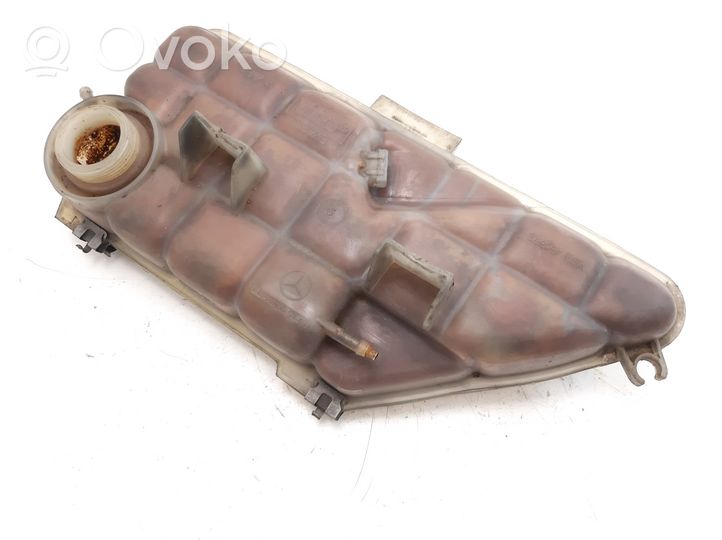 Mercedes-Benz ML W163 Vase d'expansion / réservoir de liquide de refroidissement A1635000349