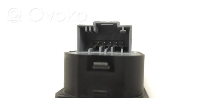 Volkswagen PASSAT B8 Przycisk / Włącznik podgrzewania lusterek 
