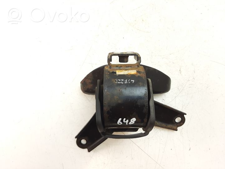 KIA Carens II Supporto di montaggio del motore 218352G100