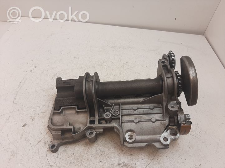 Volkswagen Polo IV 9N3 Arbre d'équilibrage pompe à huile 045103127D