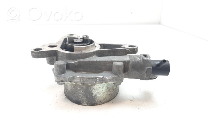 Opel Vivaro Vacuum pump 146503760R