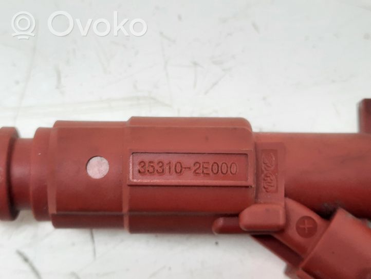 KIA Optima Inyector de combustible 353102E000