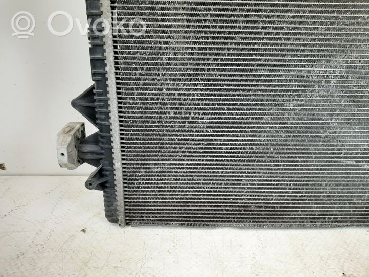 Volkswagen Touran II Dzesēšanas šķidruma radiators 5K0121251S