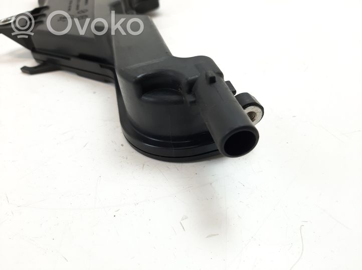 Lexus LS 460 - 600H Separatore dello sfiato dell’olio 1221538020