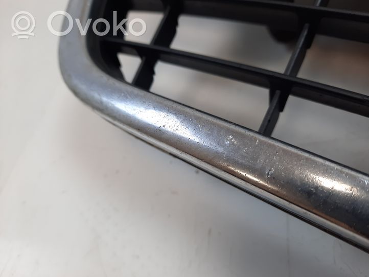 Audi A6 S6 C6 4F Grille calandre supérieure de pare-chocs avant 4F0853651