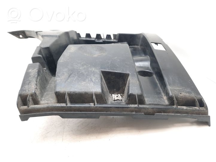 BMW 6 F12 F13 Puskurin kannattimen kulmakannake 8050385