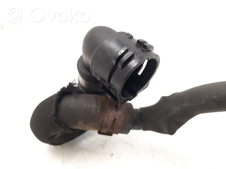 Audi RS6 C6 Tuyau de liquide de refroidissement moteur 4F0121471