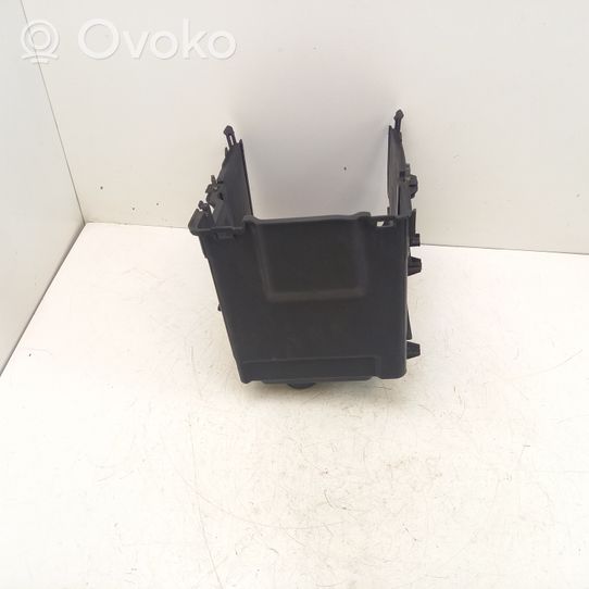 Mazda 3 I Support boîte de batterie BP4K56040