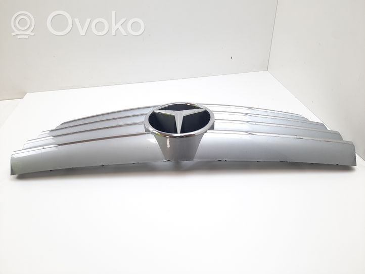 Mercedes-Benz CLK A209 C209 Front grill A2098880052