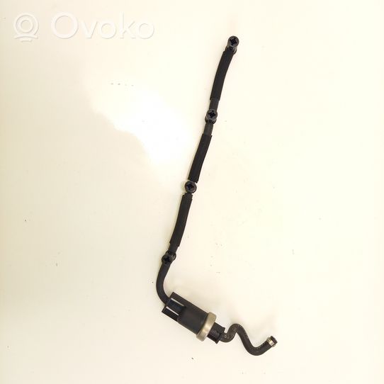 Volkswagen Tiguan Fuel return line/hose S20926A