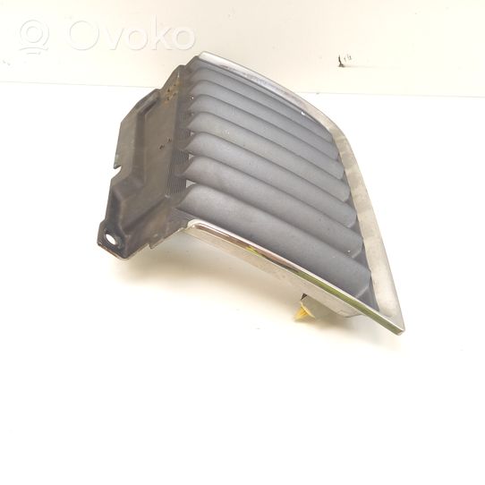 Mitsubishi L200 Grille calandre supérieure de pare-chocs avant MN142328