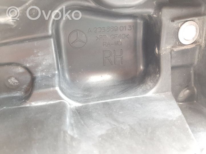 Mercedes-Benz Sprinter W906 Šoninė dalis radiatorių panelės (televizoriaus) A9068890131