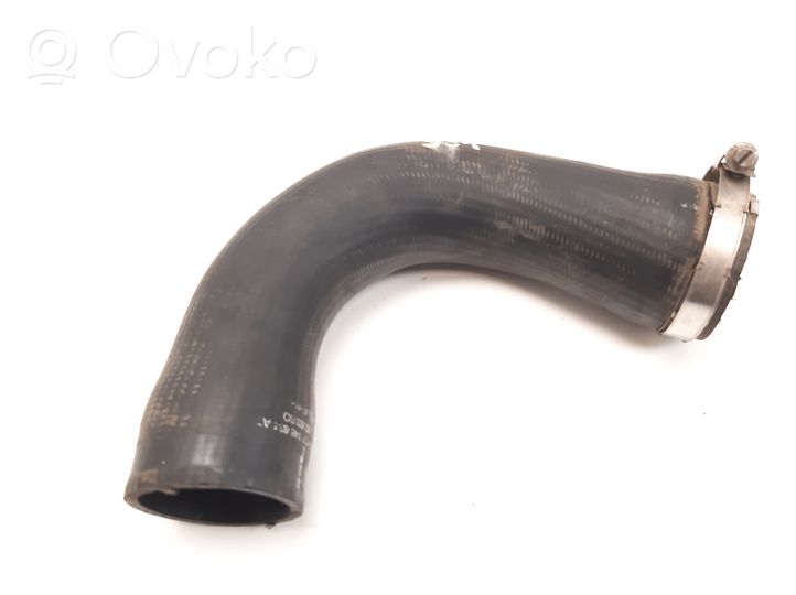 Volkswagen Caddy Tube d'admission de tuyau de refroidisseur intermédiaire 1K0145834A