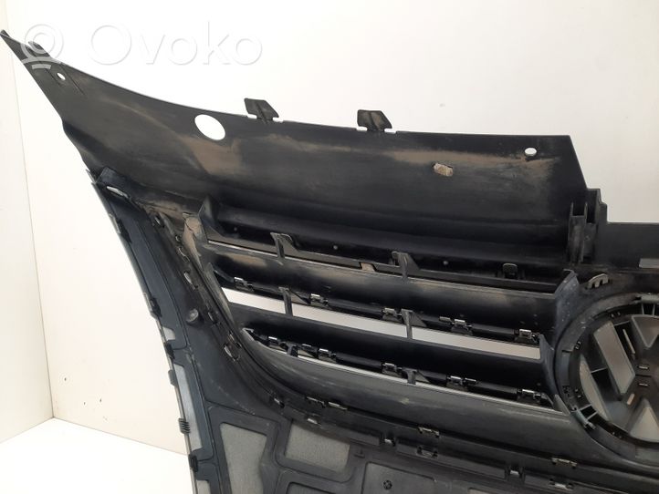 Volkswagen PASSAT CC Griglia superiore del radiatore paraurti anteriore 3C8853651