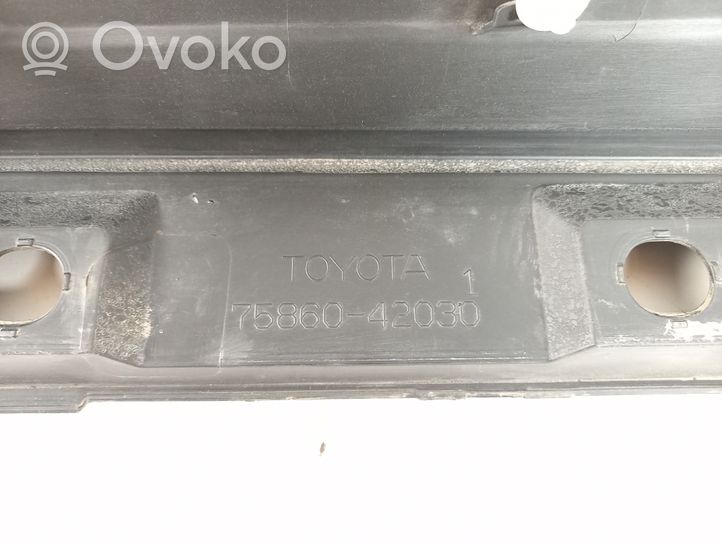Toyota RAV 4 (XA50) Marche-pieds 7586042030