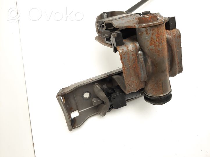 Volkswagen Touareg I Leva del freno a mano/freno di stazionamento 7L0721797N