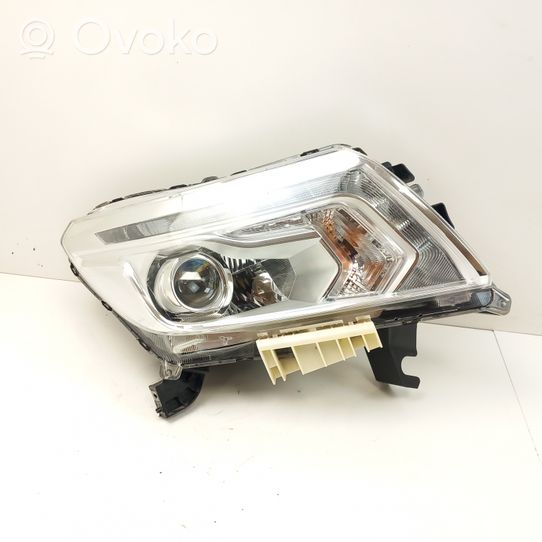 Nissan Navara D23 Lampa przednia 01HCR01102A