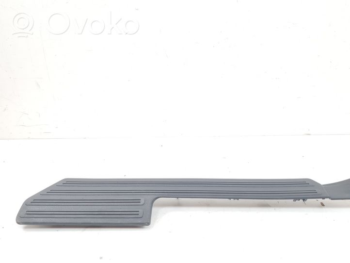 Volkswagen Amarok Copertura del rivestimento del sottoporta anteriore 2H0863726D