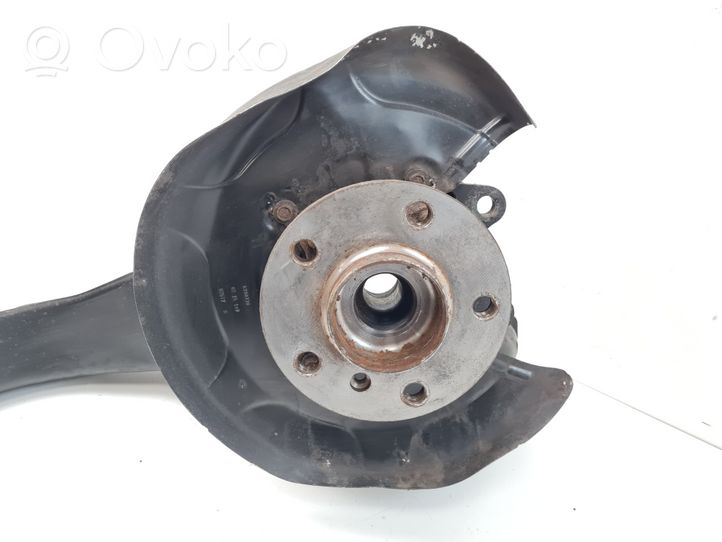 BMW 2 F46 Rear wheel hub 6851579