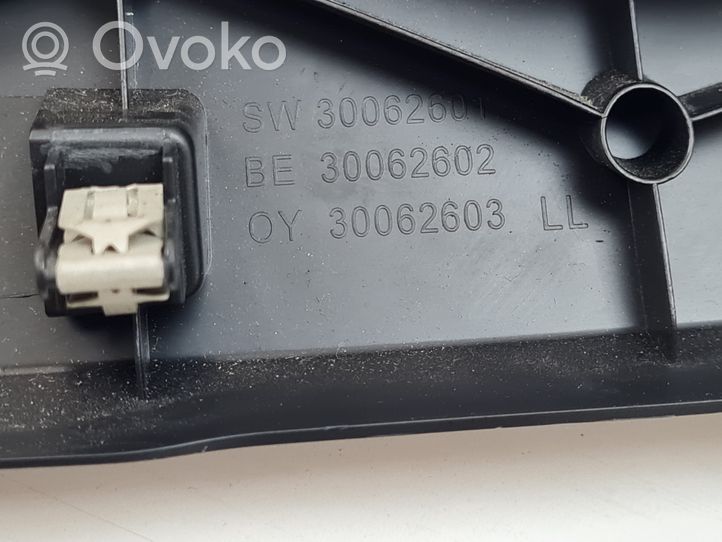 BMW 2 F46 Paneļa dekoratīvās apdares vairogs (apakšējais) 9263359