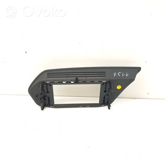 Mercedes-Benz E C207 W207 Verkleidung Radio / Navigation A2076800036