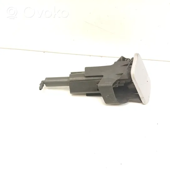 Nissan Qashqai Headlight washer spray nozzle E9011008