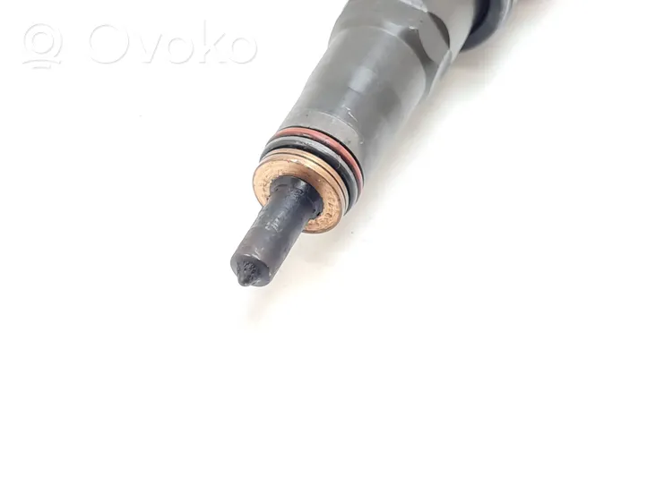 Volkswagen PASSAT B6 Injecteur de carburant 038130073BQ