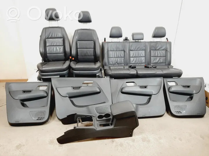 Volkswagen Amarok Fotele / Kanapa / Boczki / Komplet 2H0868007