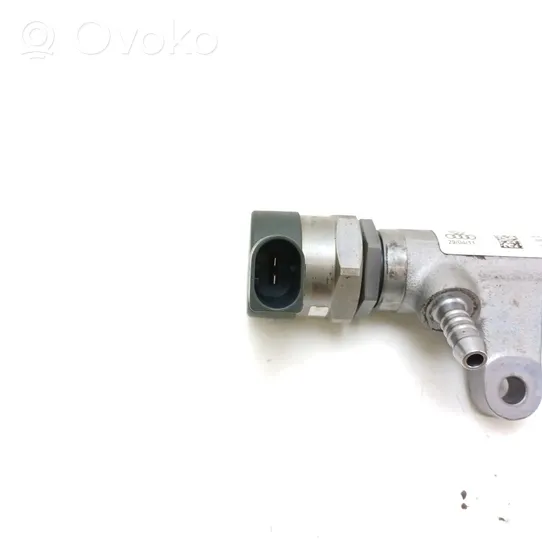 Volkswagen Amarok Tuyau de conduite principale de carburant 03L130089K