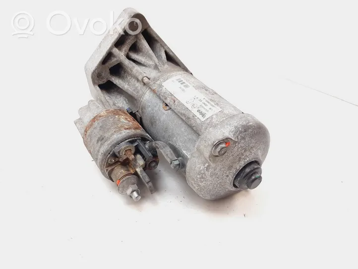 Opel Vivaro Starter motor 233000106R