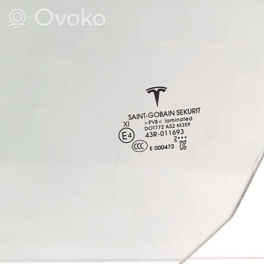 Tesla Model 3 Etuoven ikkunalasi, neliovinen malli 43R011693