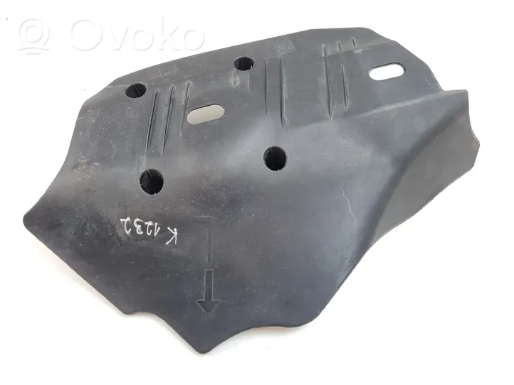 BMW 2 F22 F23 Couvre soubassement arrière 6796137