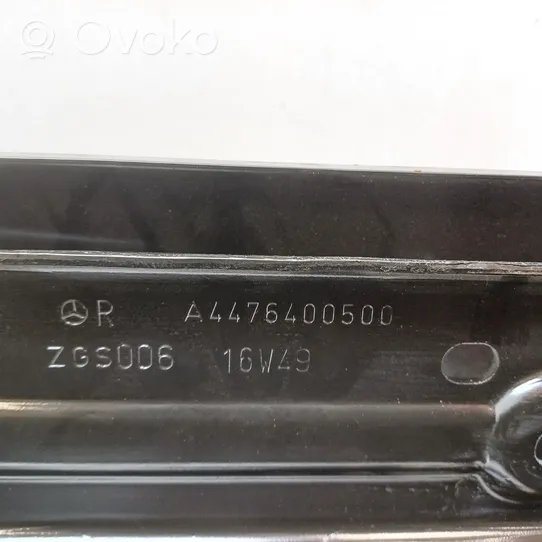 Mercedes-Benz Vito Viano W447 Etumatkustajan istuinkonsolin alusta A4479104800
