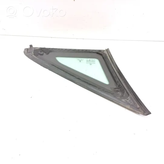 Mercedes-Benz Vito Viano W447 Finestrino/vetro triangolo anteriore A4476730105