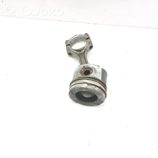 Toyota Avensis T250 Piston avec bielle 