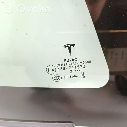 Tesla Model 3 Aizmugurējais virsbūves sānu stikls 1514979