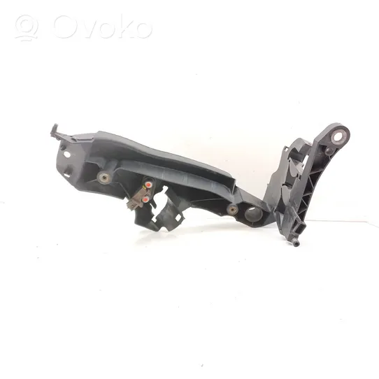 Audi A4 S4 B8 8K Uchwyt / Mocowanie lampy przedniej 8K0805607A