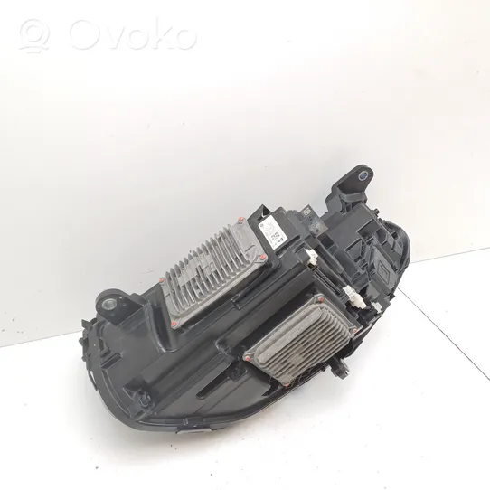 Mercedes-Benz CLS C257 Lampa przednia A2579068400