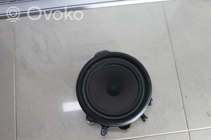 Audi A4 S4 B7 8E 8H Enceinte de porte arrière 8E0035411