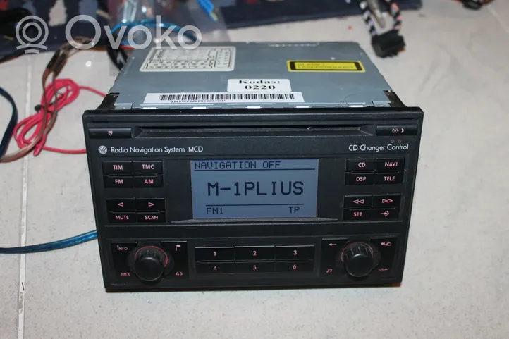 Volkswagen PASSAT B5.5 Radio/CD/DVD/GPS head unit 1J0035191A